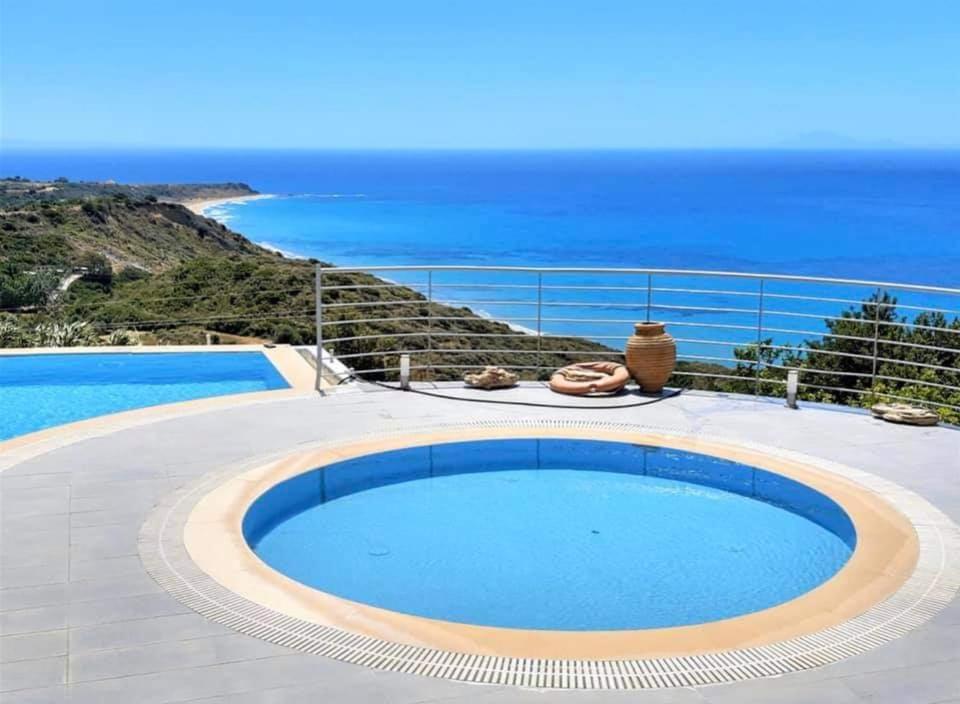 Kaminia Blu Villa Ratzaklion Ngoại thất bức ảnh