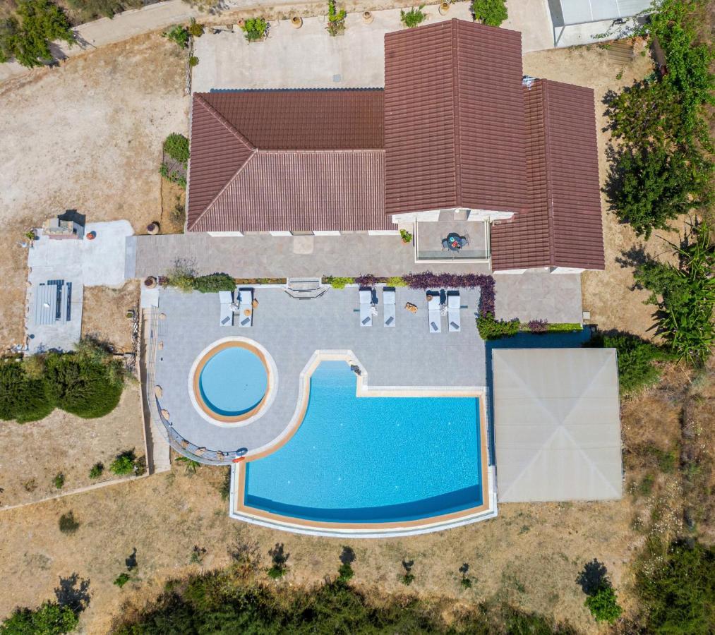 Kaminia Blu Villa Ratzaklion Ngoại thất bức ảnh